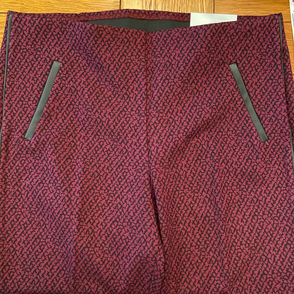 Chico's Wine & Black Patterned Cropped Pants